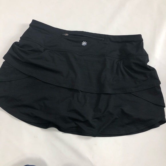 Athleta Pants - Athleta black ruffle skort. Size Large